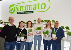 Het team van Simonato met biologische kruiden